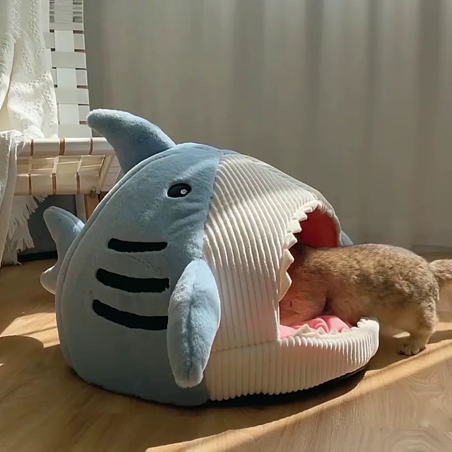 Shark-Shaped Cat Cave Bed Comfortable Kennel Kitten Bed Semi-Closed Hideout House for Cats Small Dogs